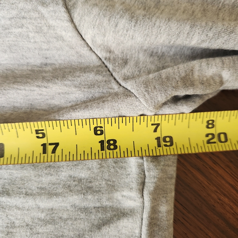 Peloton Gray Long Sleeve Cropped Tee. Size Small. NWOT - Picture 9 of 10